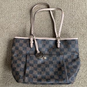 Michael Kors Tote Bag. Brown Square Pattern. Good condition.